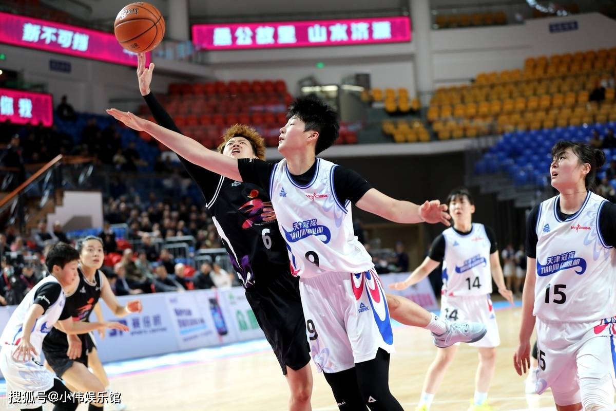 包含新星崭露头角，助力中国青年篮球队夺冠的词条