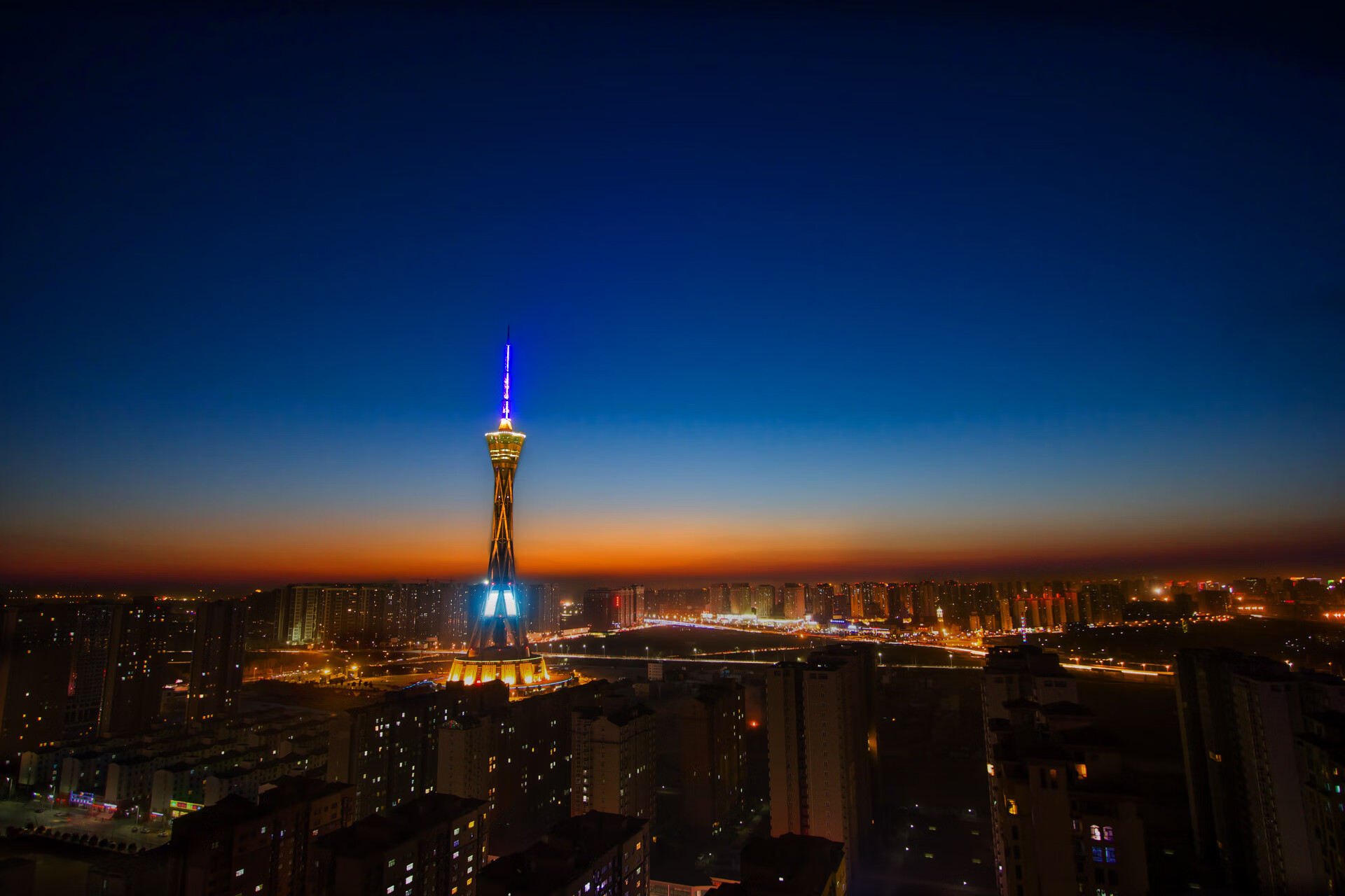 开云网站-总经理发表新赛季计划，球迷期待蠢蠢欲动，新赛季总冠军预测