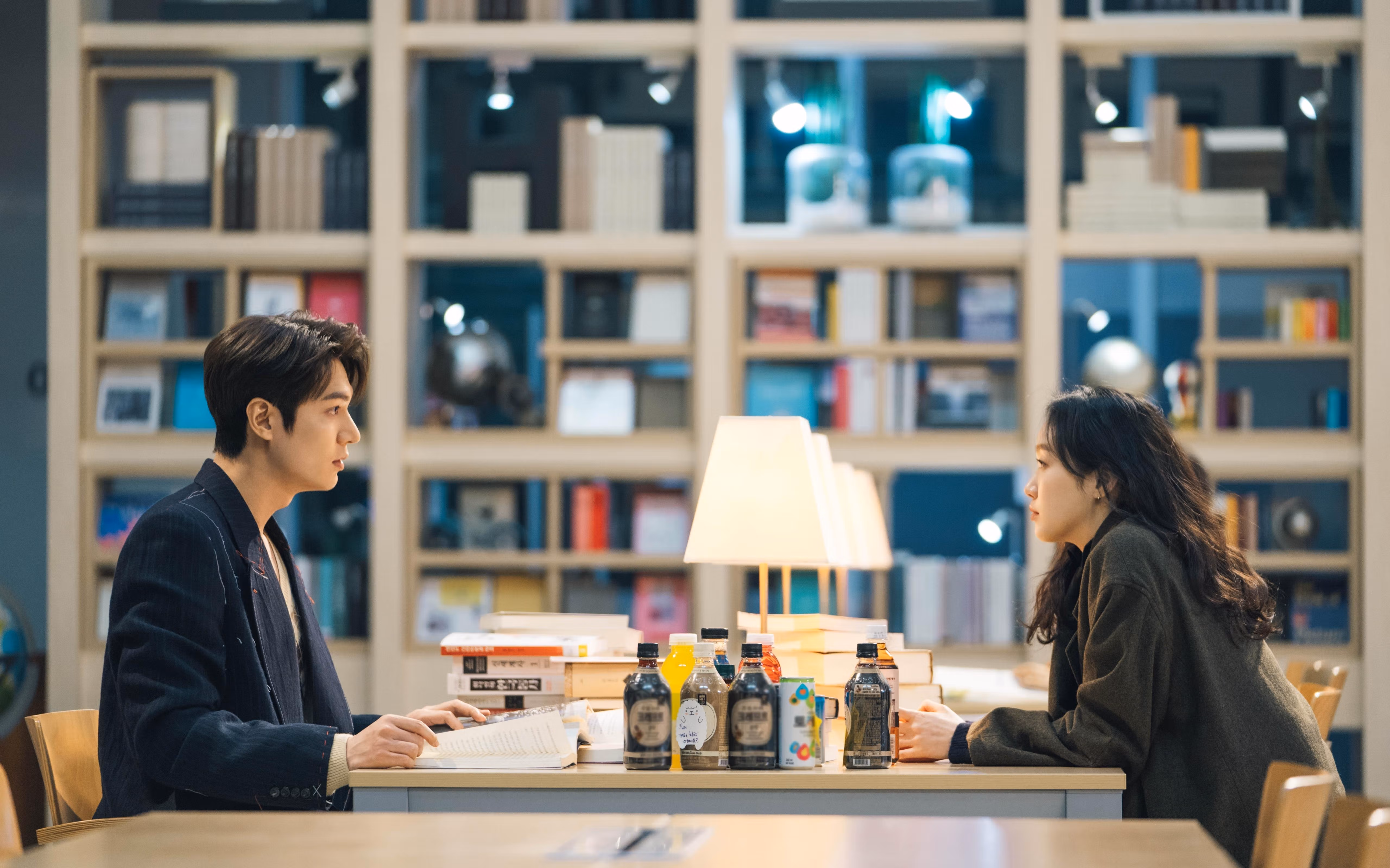 里昂客场遭遇失利,欧冠前景堪忧,欧联里昂